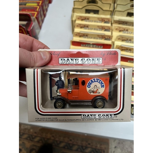 572 - Collection of diecast vehicles in original boxes