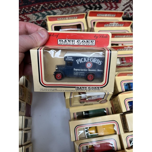 581 - Collection of diecast vehicles in original boxes