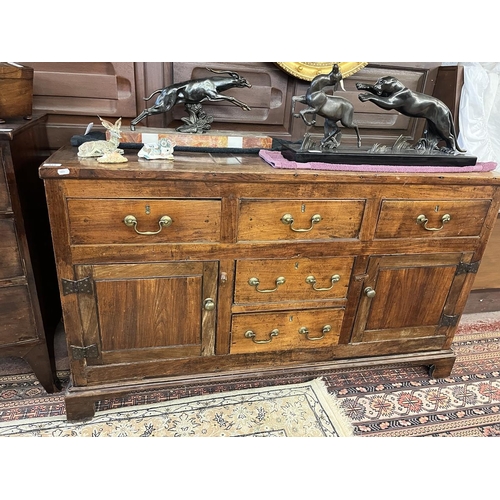 611 - Antique oak sideboard - Approx W: 140cm D: 57cm H: 81cm