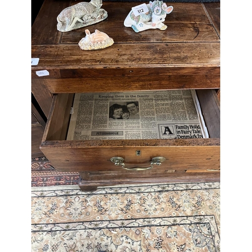 611 - Antique oak sideboard - Approx W: 140cm D: 57cm H: 81cm