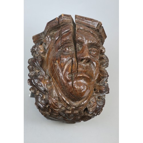 608 - Antique ecclesiastical carved oak head corbel - Approx H: 29cm