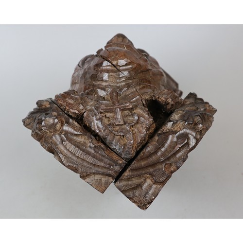 608 - Antique ecclesiastical carved oak head corbel - Approx H: 29cm