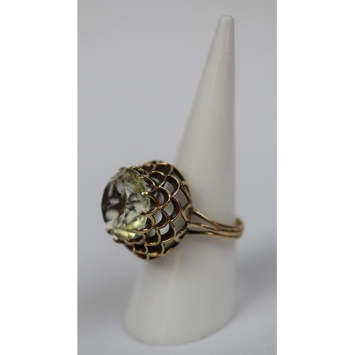 36 - 9ct gold large stone set ring - Size N