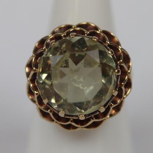 36 - 9ct gold large stone set ring - Size N