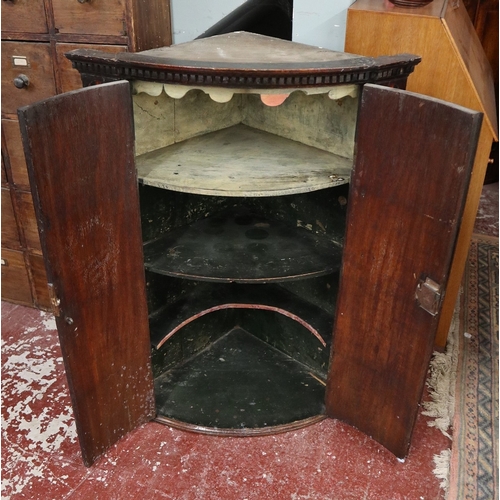 514 - Georgian corner cabinet