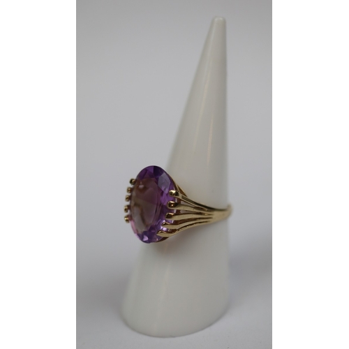 59 - 9ct gold amethyst set ring - Size M