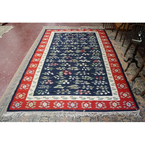 700 - Large floral patterned Kilim rug - Approx 313cm x 199cm