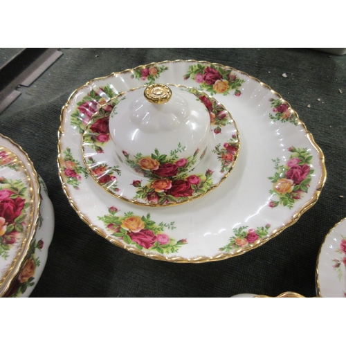 254 - Large collection of Royal Albert Old Country Roses to include dinner service & tea service toget... 