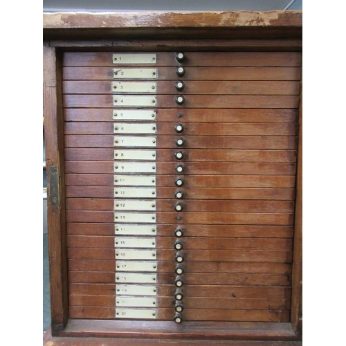 309 - Collectors cabinet