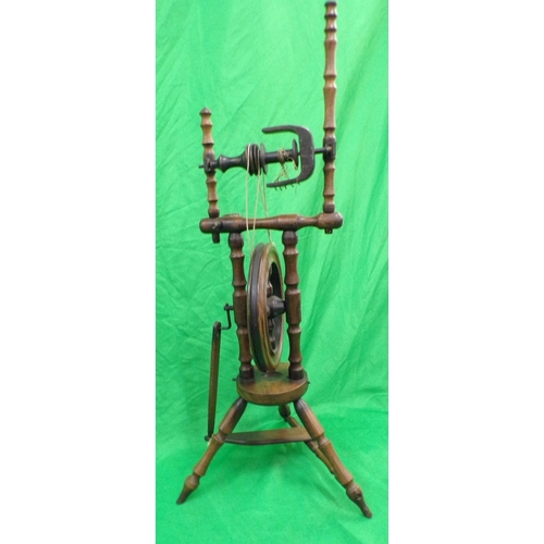 335 - Small antique spinning wheel