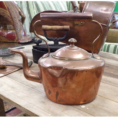 338 - Collection of copper to include kettle, coal scuttle, dust pan etc