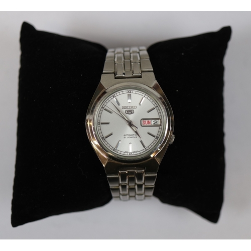 22 - Seiko 5 gents watch in box with guarantee card papers etc