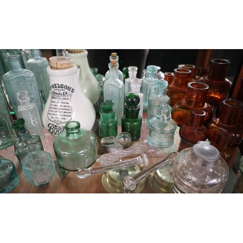 226 - Collection antique glass bottles to include Bovril, perfume bottles etc