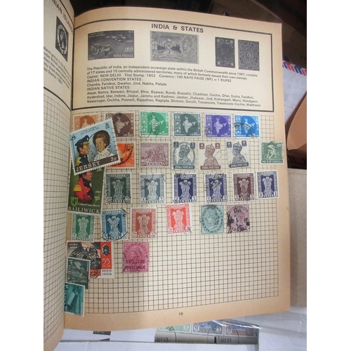 261 - Stamps - World box for sorting in junior albums, pocket stock book of China, USA etc