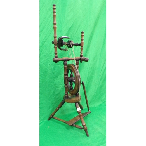 335 - Small antique spinning wheel