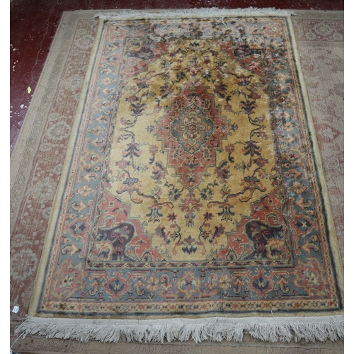 339 - Middle Eastern rug, with silky finish, yellow/gold tones - 125cm x 181cm