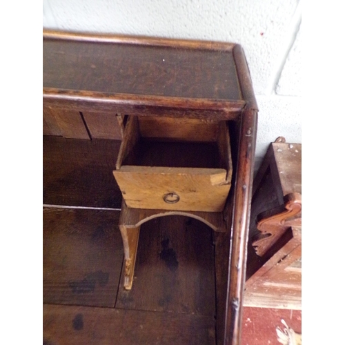 371 - Early oak Bureau