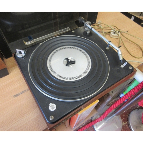 402 - Vintage Bang and Olufsen Stereo equipment to include speakers and turntable