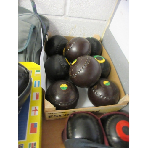 418 - 5 sets of Henselite Lawn bowls comprising of 2 size 3 sets, 1 size 4, 1 size 5 and 1 size 6 set