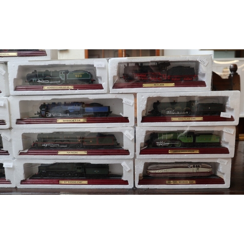 554 - Large collection of Atlas model locomotives to include original boxes and booklets