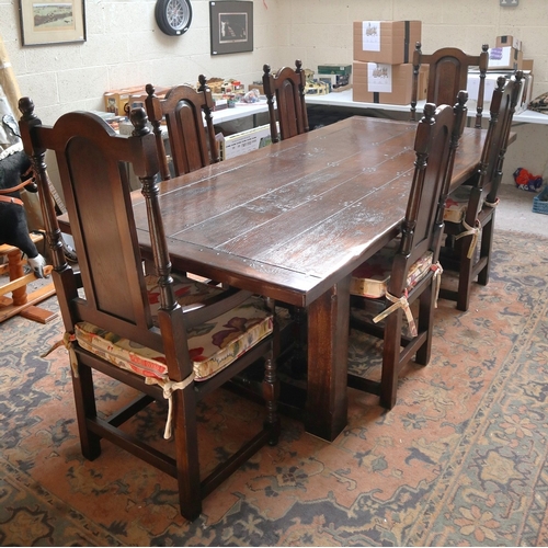 561 - Fine quality reproduction English oak refectory table together with matching set of 6 chairs includi... 