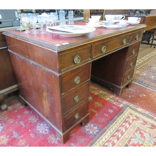 568 - Georgian pedestal desk