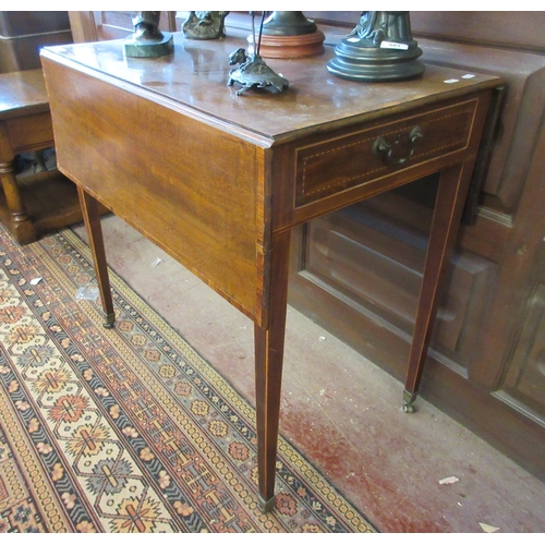 578 - Small mahogany inlaid Pembroke drop leaf table