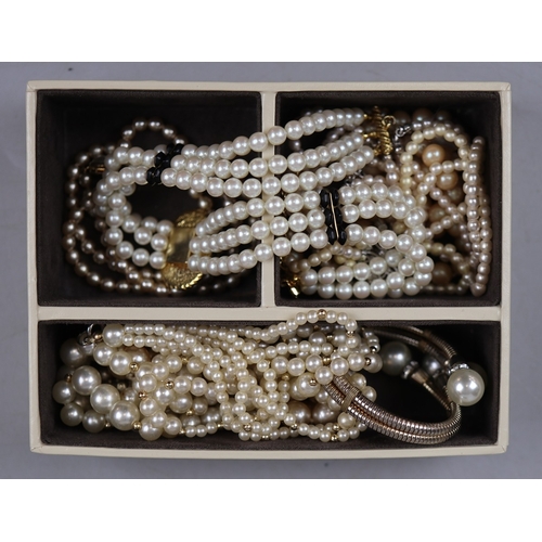 93 - Collection of pearls in jewellery box