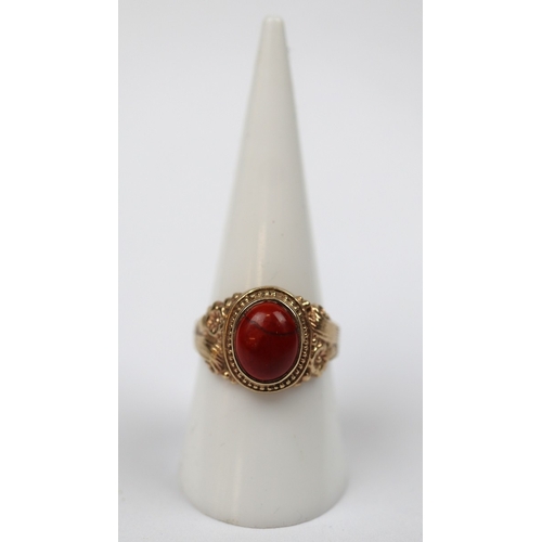 79 - 9ct gold japser ring - Size P - Approx 5.5g
