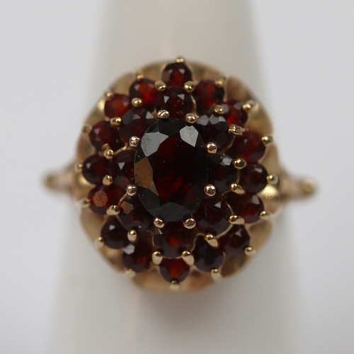 72 - 9ct gold garnet cluster ring - Size M - Approx 4.6g