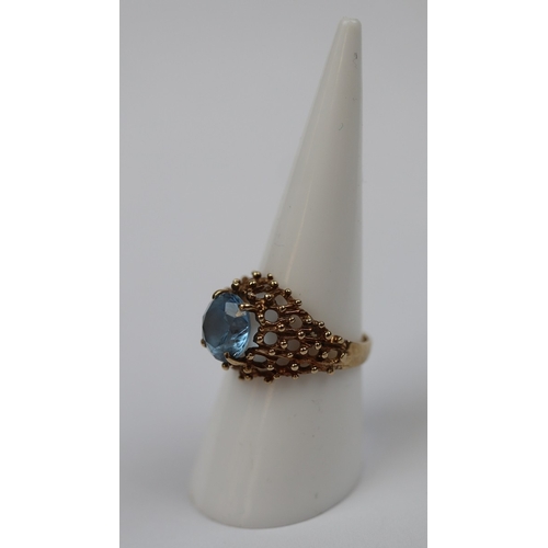77 - 9ct gold blue topaz ring - Size N - Approx 3.5g