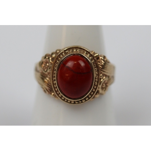 79 - 9ct gold japser ring - Size P - Approx 5.5g