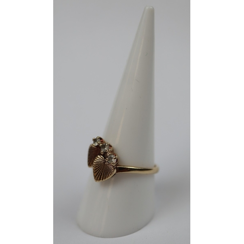 81 - 9ct gold stone set ring - Size R - Approx weight 2.5gm