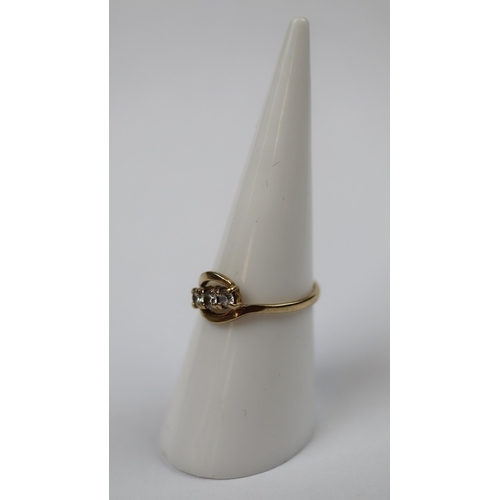 85 - 9ct gold dress ring set with 3 white stones - Size L