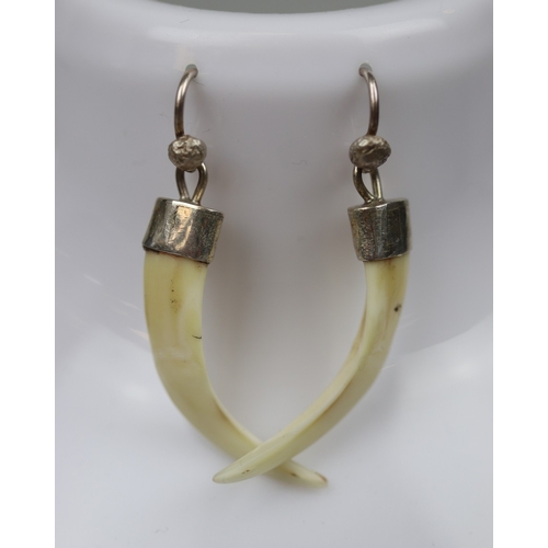 90 - Bespoke silver and muntjac deer tooth jewellery set comprising of necklace and earrings