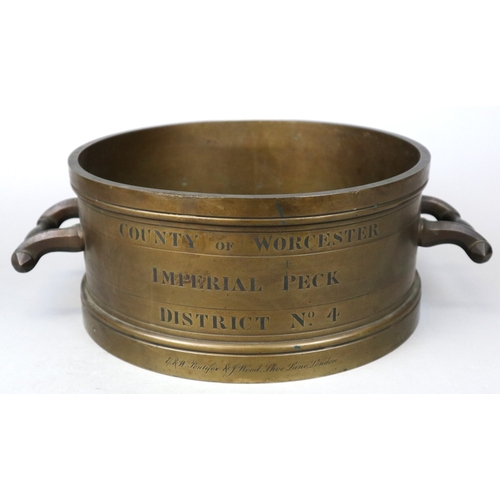 Rare 19th C bronze Imperial peck measure. COUNTY OF WORCESTER offical capacity measurement used after the 1824 Weights and Measures Act. - Approx diameter 32cm (sans handles) height 15cm