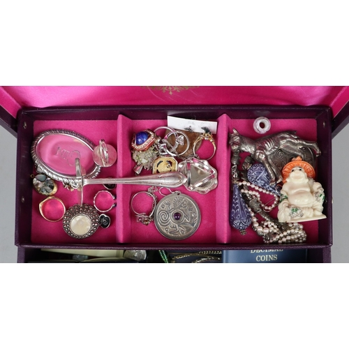 69 - Collection of jewellery and vintage ephemera in jewellery box to include 3 silver rings etc