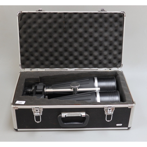 299 - Very large Helios Binoculars 25x100 Waterproof Long Eye Relief 44m at 1000m in flight case