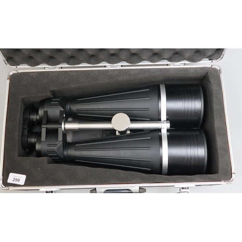 299 - Very large Helios Binoculars 25x100 Waterproof Long Eye Relief 44m at 1000m in flight case