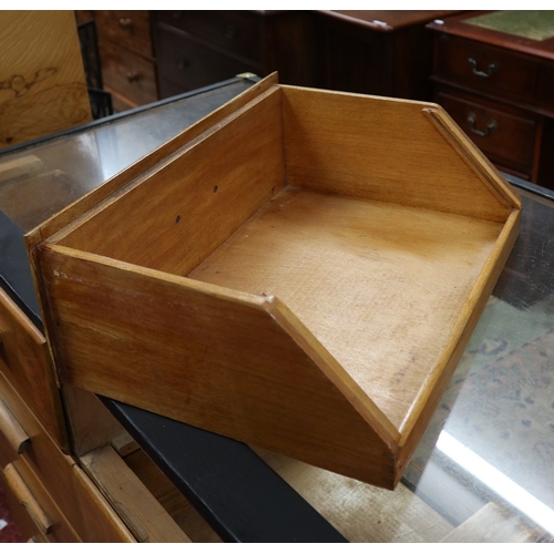 542 - 1920’s haberdashery shop counter - Approx W:182cm D:60cm H:90cm