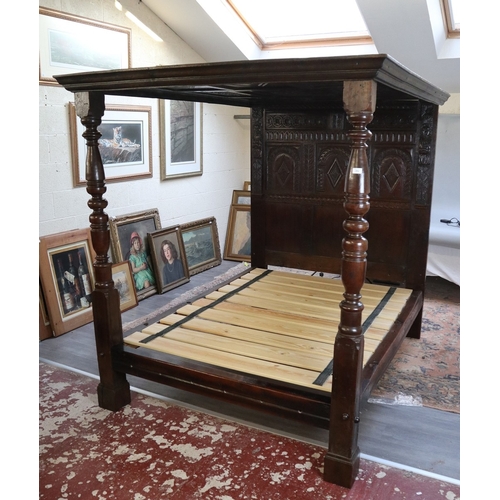 278 - Sympathetically restored 17th century carved oak four-poster bed - Approx L: 207cm W: 167cm H: 188cm