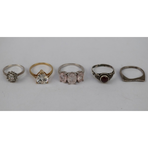 110 - 5 silver stone set rings