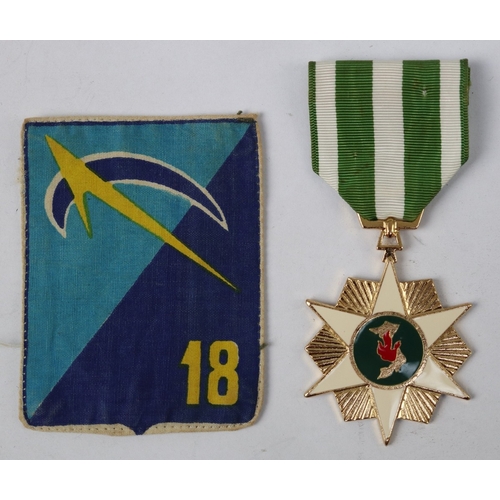 141 - Original patch for the 18th division of Army of The Republic Veteran together with medal