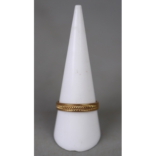 27 - 18ct gold ring - Approx 2.9g - Size T