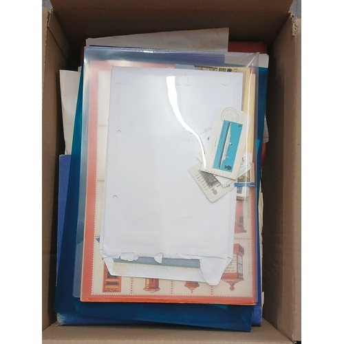 285 - Stamps - Collection of stamps and stamp albums