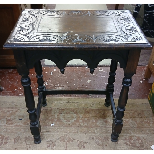 334 - Carved oak side table - Approx W: 60cm D: 42cm H: 72cm