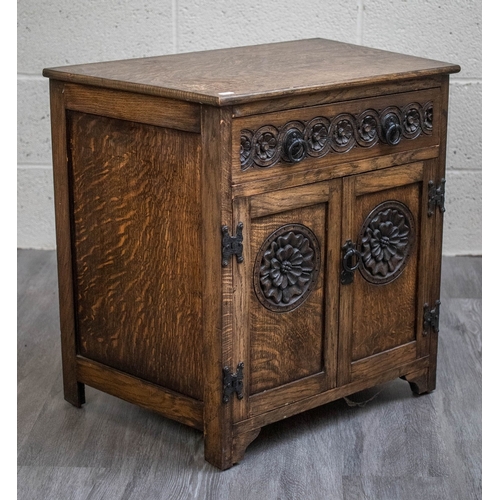 469 - Small carved hall cabinet - Approx W: 63cm D: 41cm H: 61cm