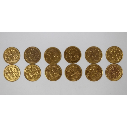 61 - 12 9ct gold Sovereign style coins - Approx 8.7g