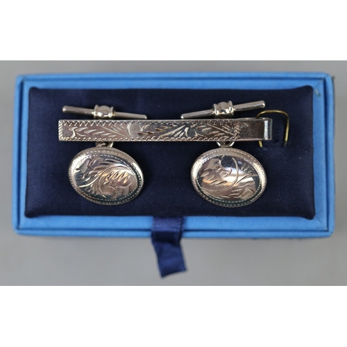 88 - Pair of gents silver cufflinks in box