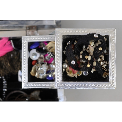 121 - Indian jewellery box full of vintage/costume jewellery
